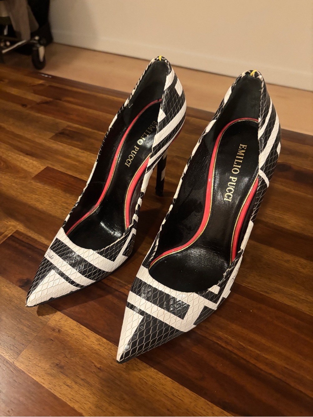Emilio Pucci Black and White Geometric Pointed Toe Pumps